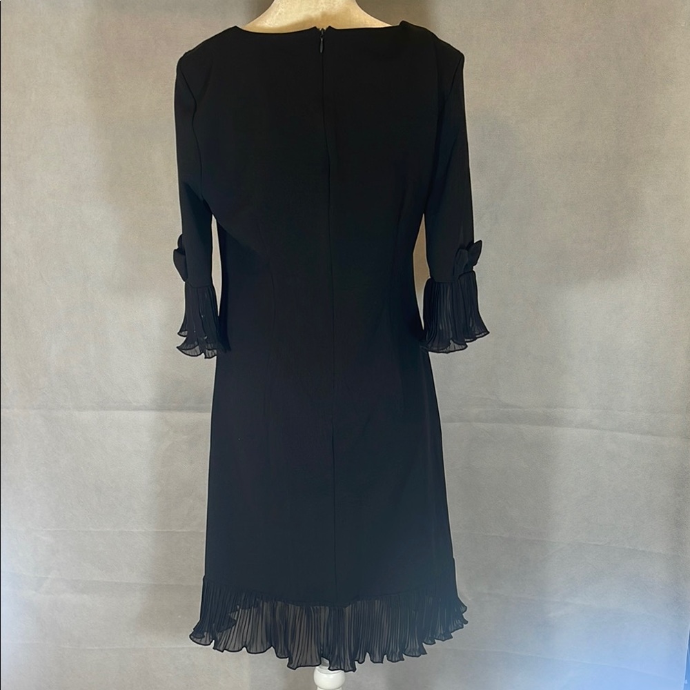 Elegant Black Dress with Pleated Sleeves - Picture 3 of 9